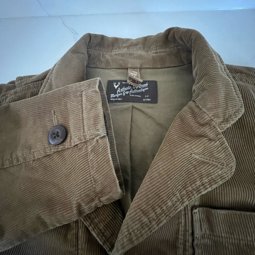 Gap Authentic Brand, boy’s corduroy barn jacket - Picture 2 of 9